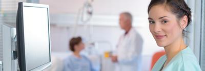 Loesungen-Gesundheitswesen_Frau-am-PC_Kachel_img_01_2021_05 EN